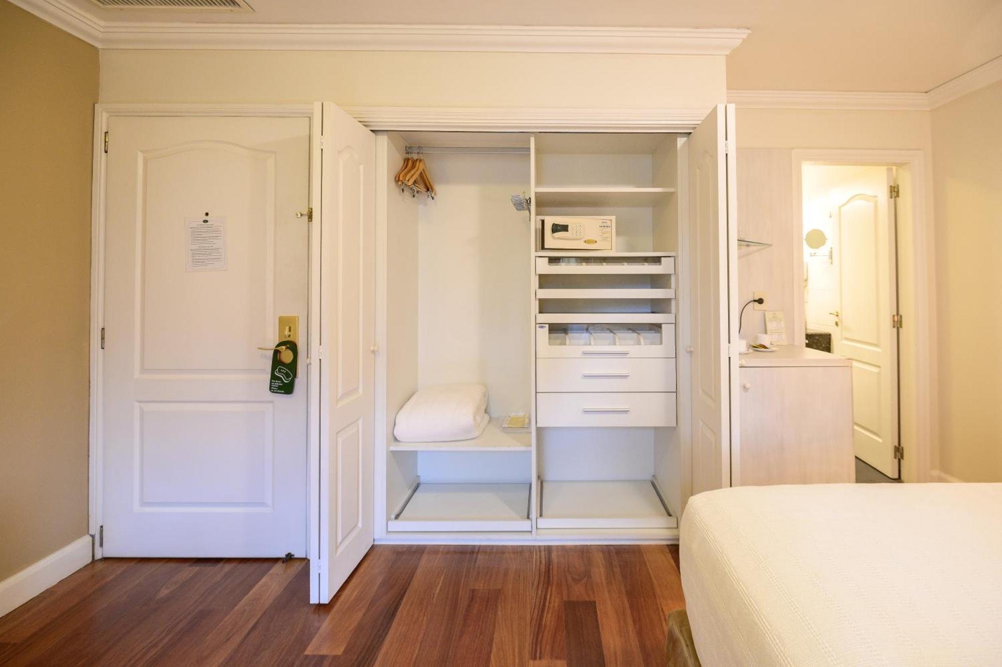 Hotel Villa Morra Suites อะซุนซิออง ภายนอก รูปภาพ
